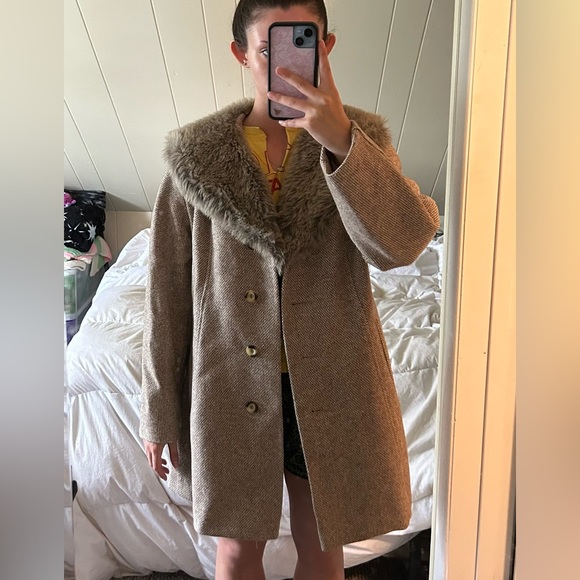 Abbmoor Tweed Coat - Picture 2 of 10